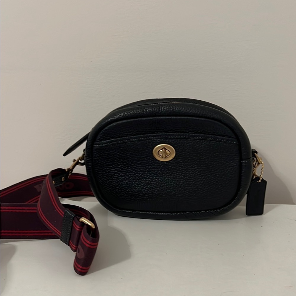 Coach Jamie Black Leather Camera Bag ( 
With Slip Bag)